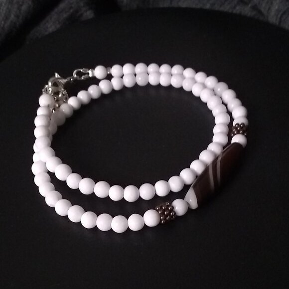 Dainty Slim-Line Wrap Bracelet for 7" Wrist - Brown Banded Agate + Ceramic Beads - Picture 3 of 7